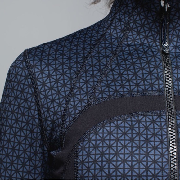 Lululemon Define Jacket - Picture 4 of 8